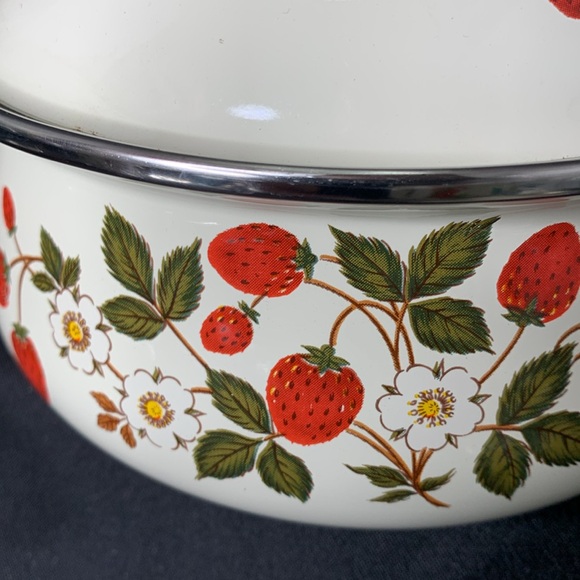 Vintage Sheffield strawberries & cream 1 1/2 quart sauce pan with lid - Picture 10 of 10